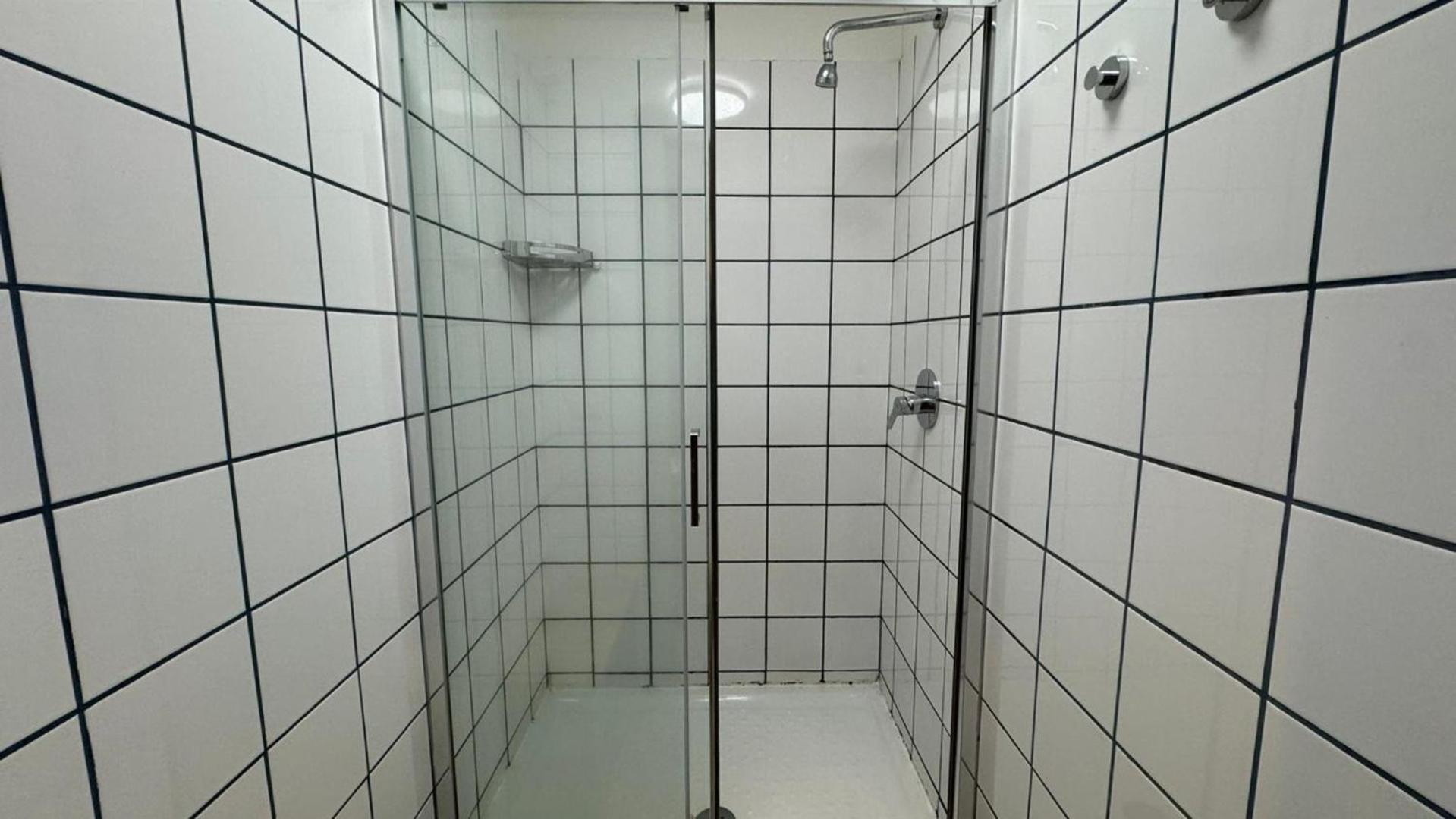 Posto Letto in Dormitorio Misto con 6 Letti