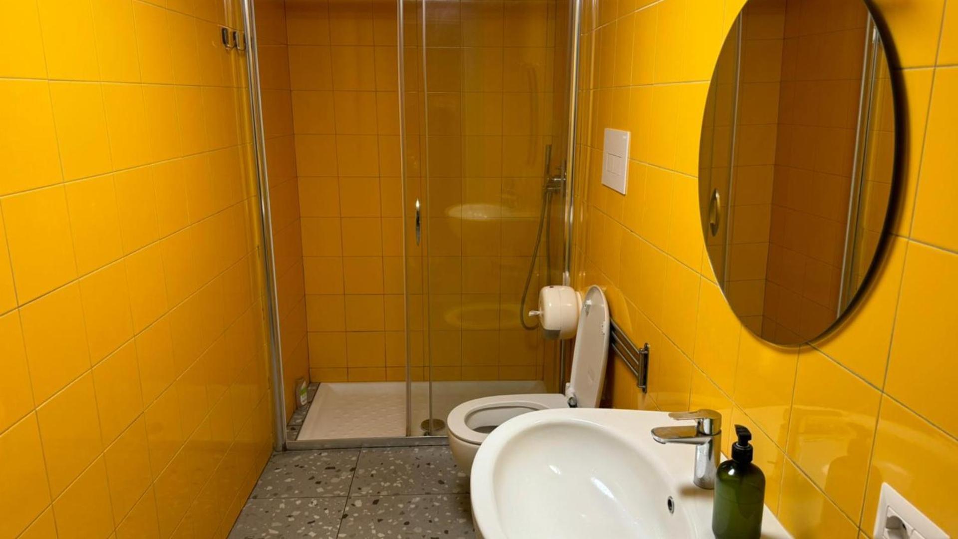 Posto Letto in Dormitorio Misto con 10 Letti